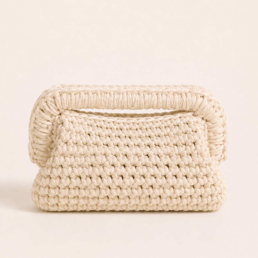 The Scarlett Clutch